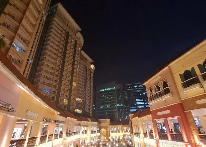 Holiday home Chic Bgc By Grand Canal Mall #vlrtb27b